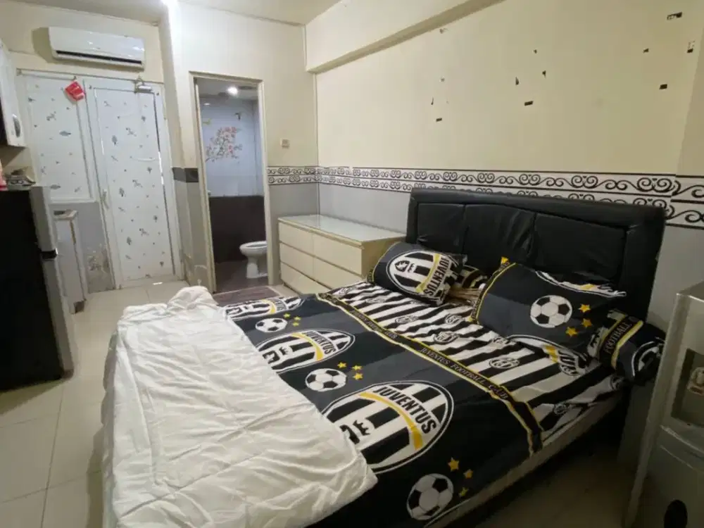 Studio Apartment Green Pramuka City Bagus