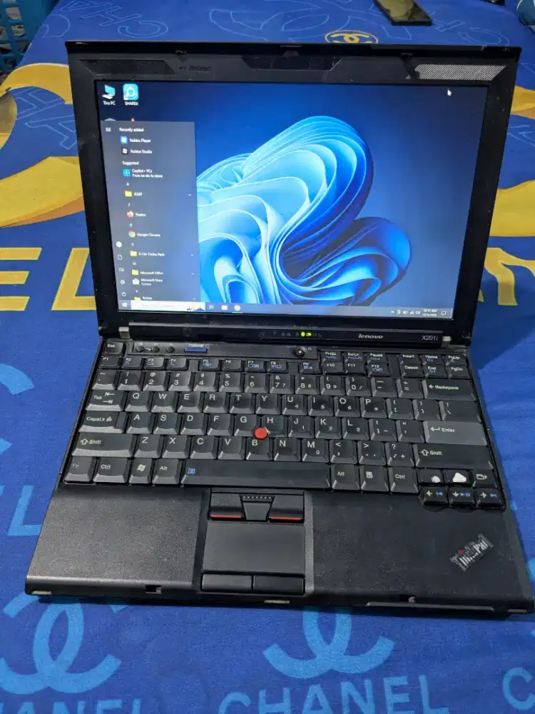 Laptop Lenovo Thinkpad X201i Core I3 Ram 4 Game Roblox Lancar