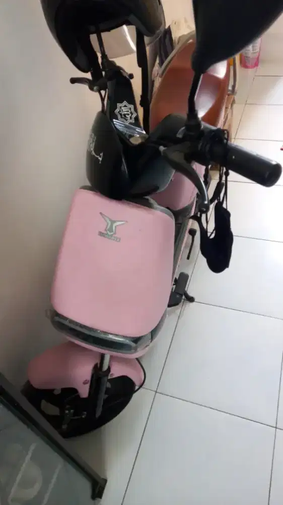Sepeda Listrik U-Winfly D8-S Warna Pink Abu