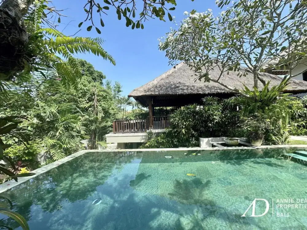 FREEHOLD | BALINESE-STYLE VILLA WITHIN GATED ESTATE IN PERERENAN