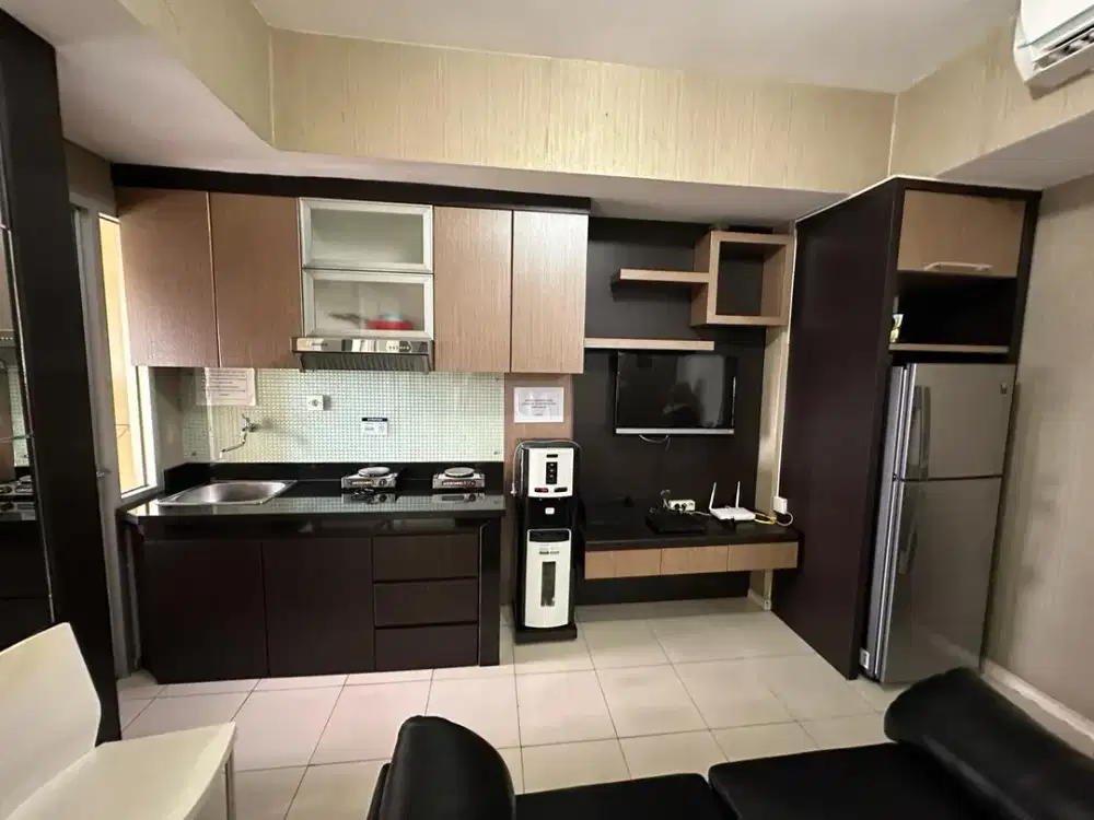 ready disewakan apartemen green lake sunter,tipe 2bedrooms full furnished,view laut priok,hadap utara,AC 3 dan waterheater