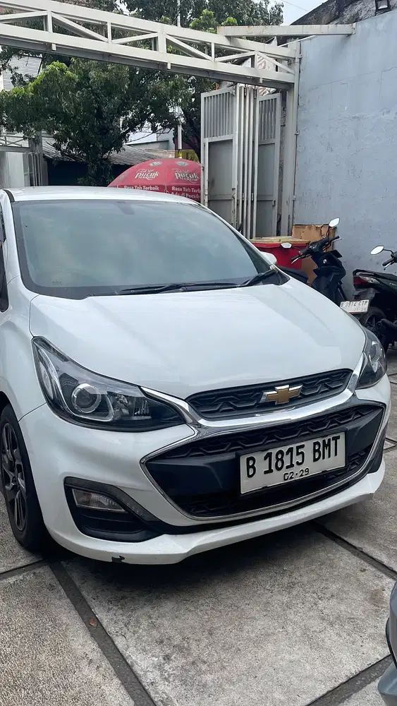 DIJUAL CEPAT CHEVROLET SPARK 2018 AT PUTIH