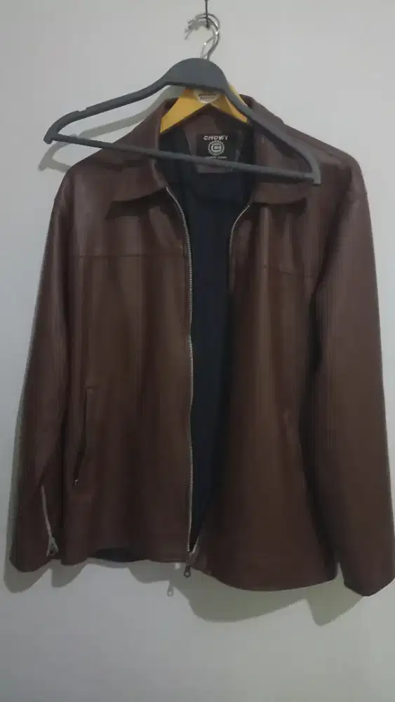 Di jual jaket kulit