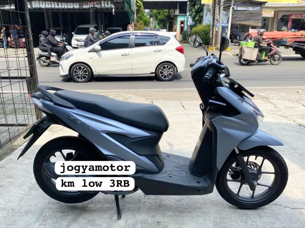 (B) honda beat deluxe tahun 2024