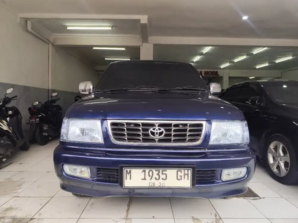 Toyota kijang LGX AT 2000