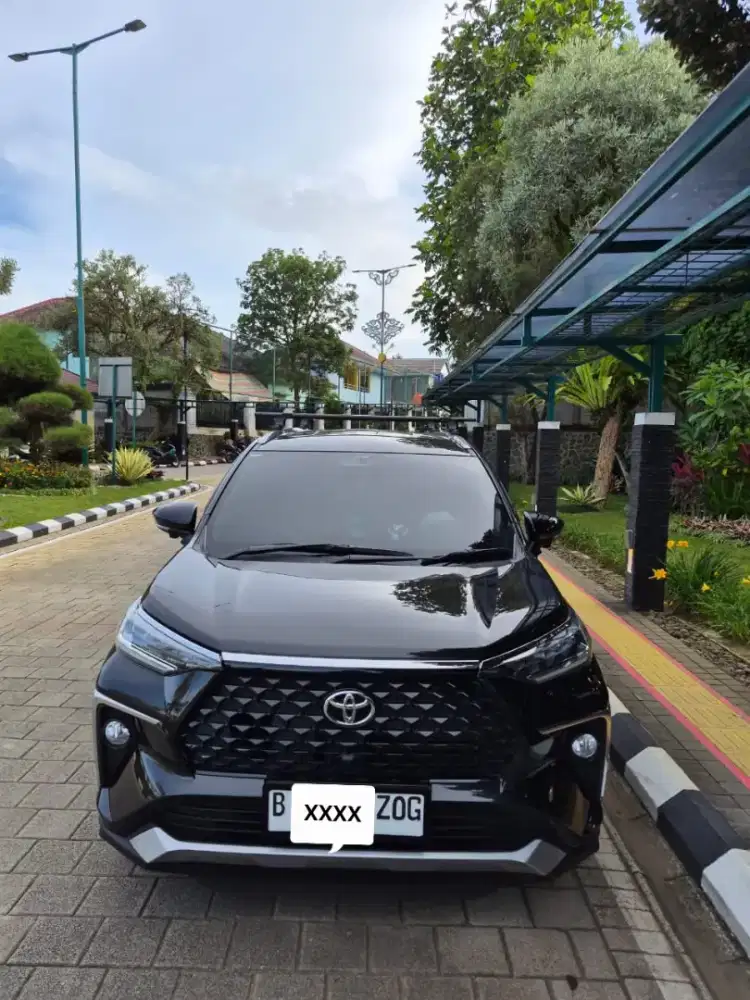 Toyota Veloz Q CVT 2025 Low km