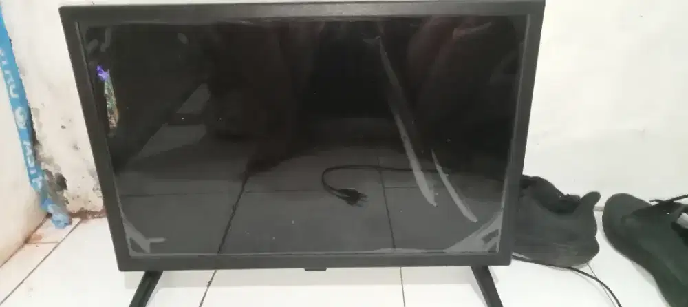 JUAL CEPAT!! TV LED WEYON 21 inch (NEGO TIPIS)