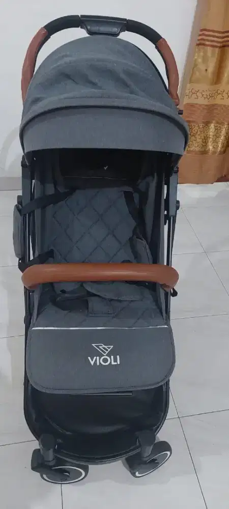 Dijual stroler bekas bayi merek violy