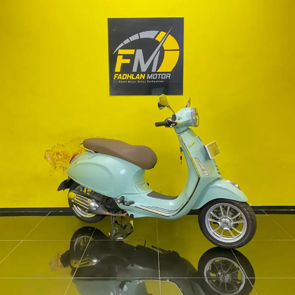 Piaggio Vespa Primavera ABS Tahun 2022 plat Depok kunci lengkap