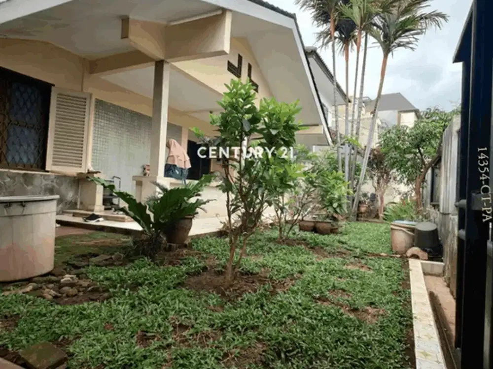 Dijual Rumah Tua Lokasi  Strategis Dekat Lab School