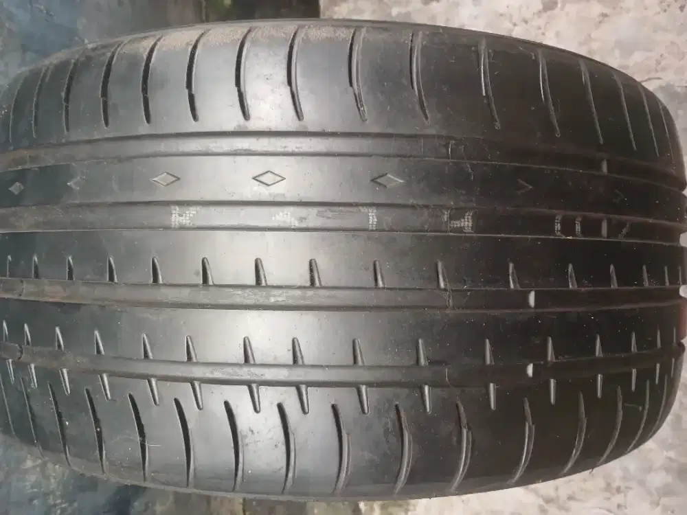 265/35 19 accelera pHi 80% 1 pcs.