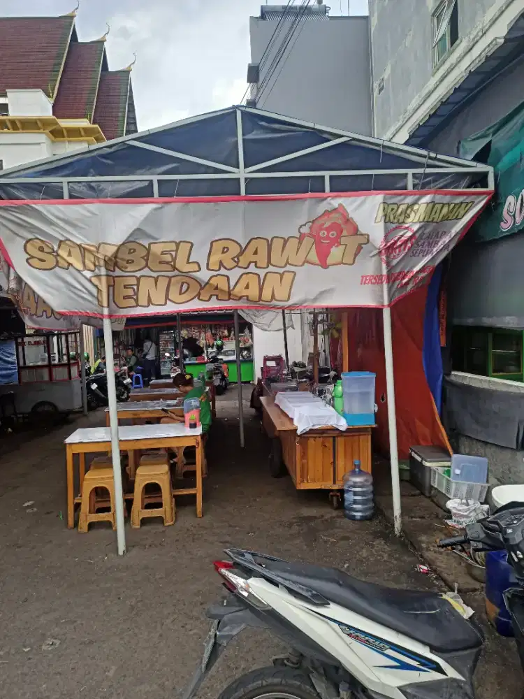 Di butuh kan karyawan untuk kerja di tempat pecel lele