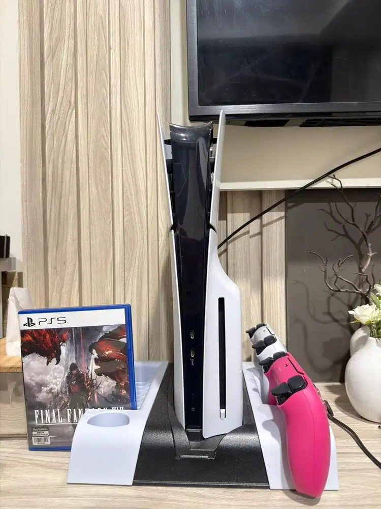 Dijual PS5 825GB Mulus 99% Fullset Bonus Free Game + Stick Pink