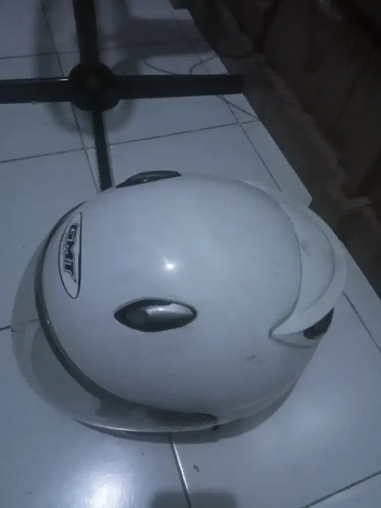 Helm bekas copy centro