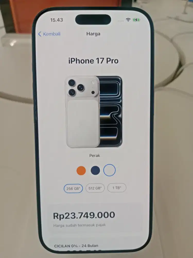 Kredit iPhone 17 Pro 256GB warna Silver. Syarat Hanya KTP