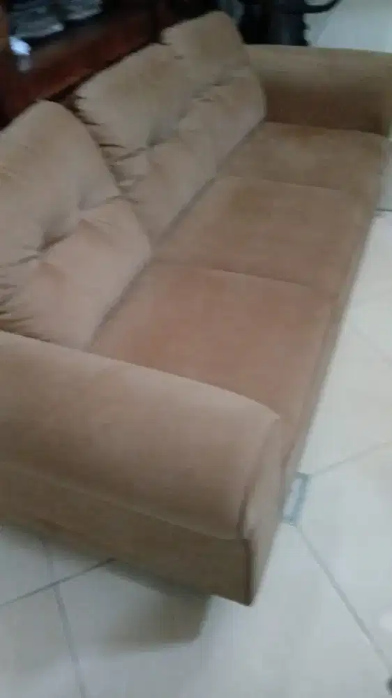 Dijual cepat 2 ( set sofa) berkualitas warna mocca dan dark grey