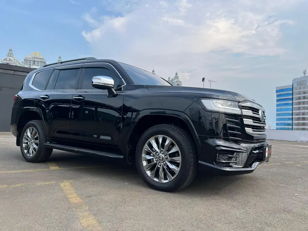 TOYOTA Land Cruiser VX-R 4x4 AT 2024