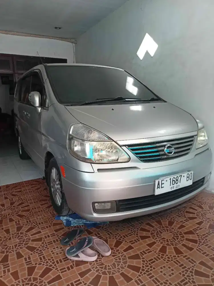 Nissan serena HWS 2009