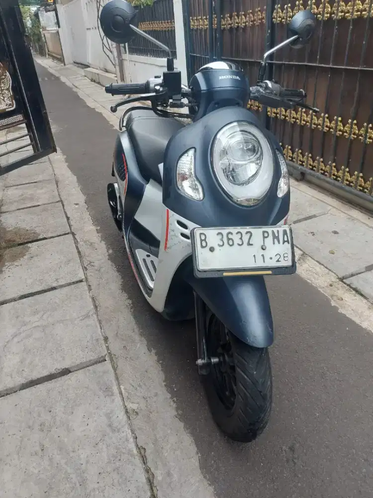 scopy warna abu 2023