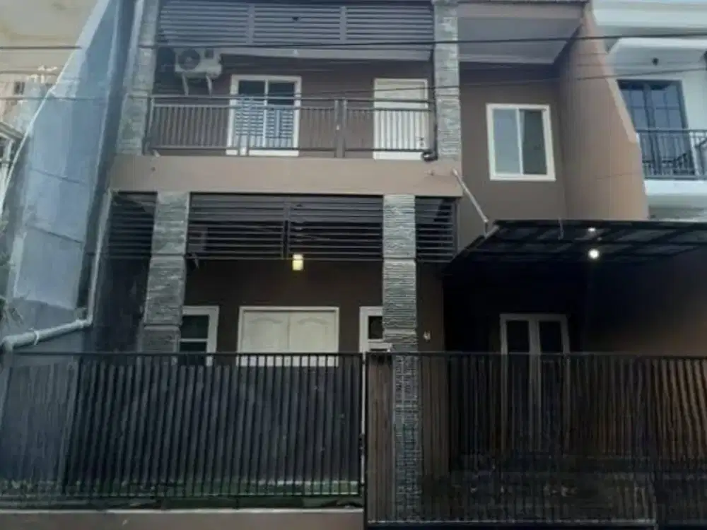 SEWAKAN RUMAH 2 LT DI PUCANG ANOM SURABAYA