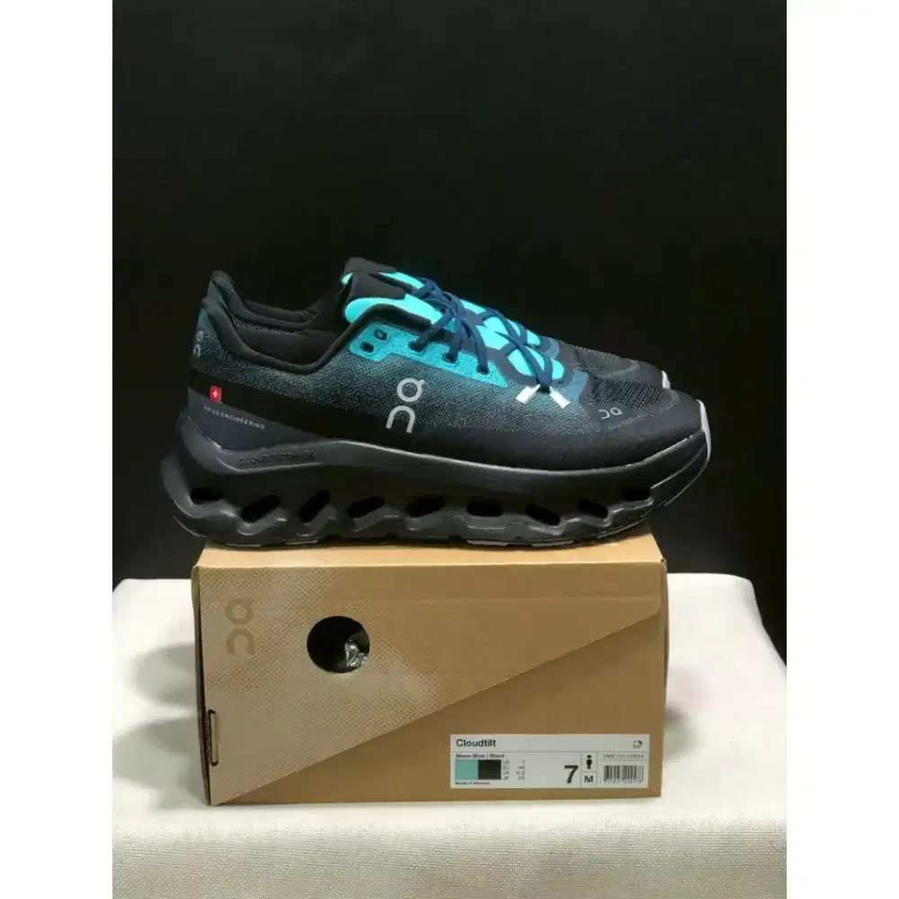 SNEAKER ON CLOUD IMPORT