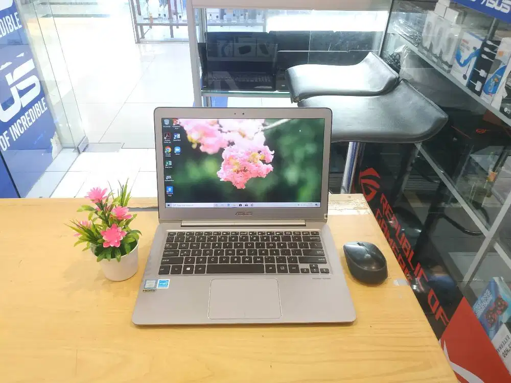 DIJUAL LAPTOP ASUS UX330UAK CORE i7 RAM 8GB SSD 512GB