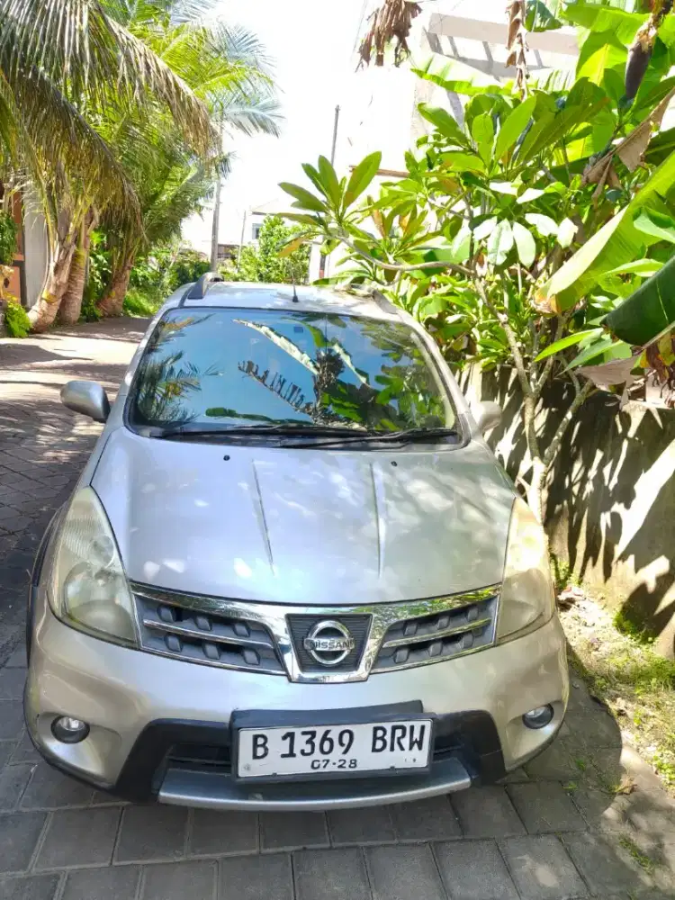 Dijual Nissan Livina XGear 2013