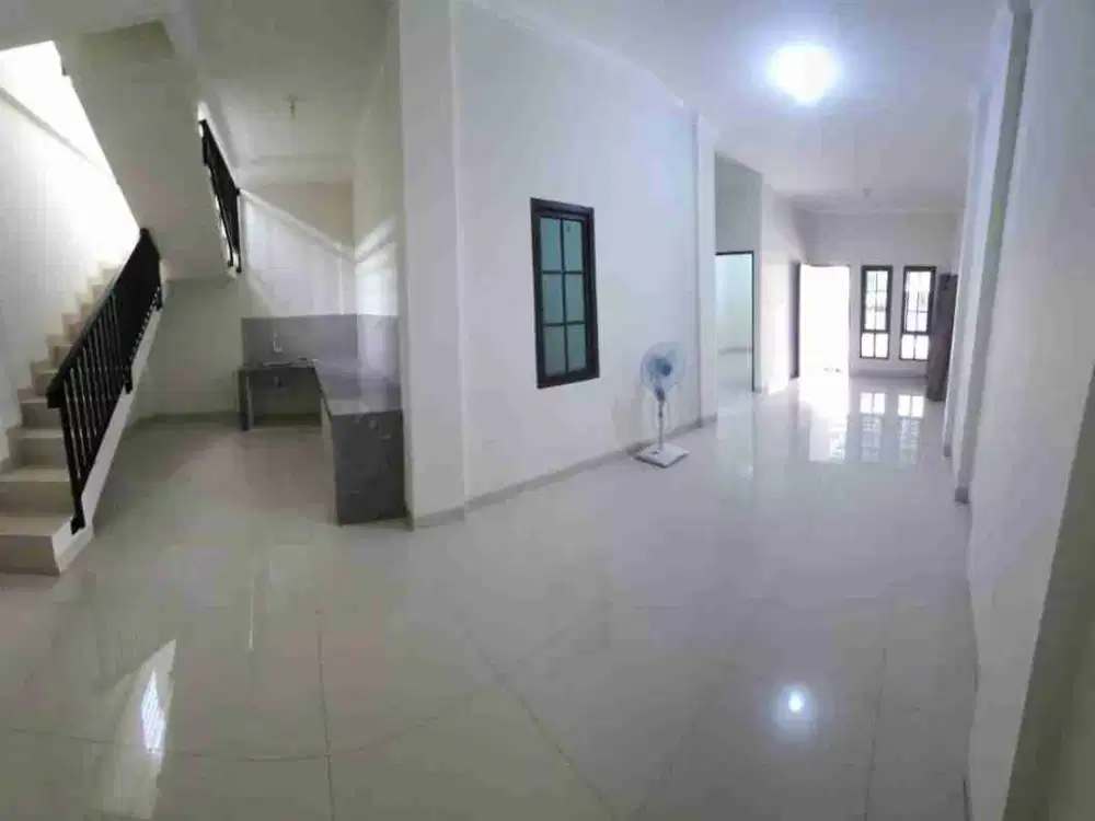 DIJUAL RUMAH SIAP HUNI 2.5 LANTAI DI TAMAN HARAPAN BARU