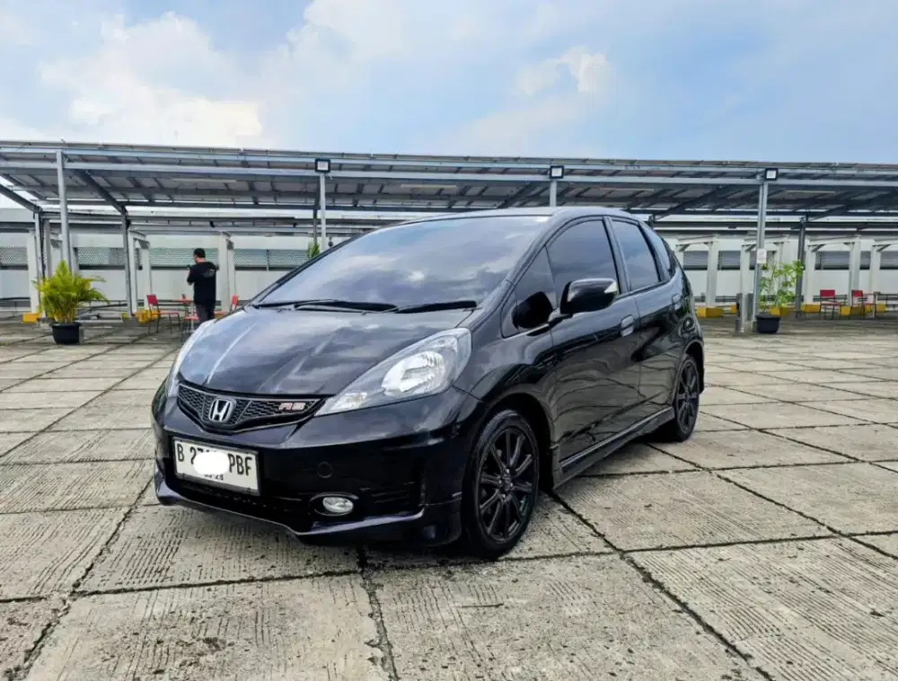 ( KM 80 RB RECORD ) HONDA JAZZ RS AT BLACK THN 2013 FACELIFE