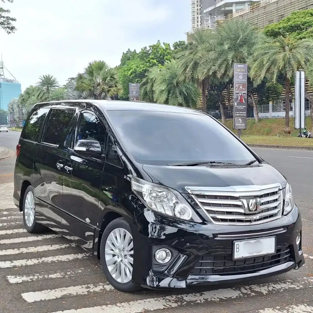 TOYOTA ALPHARD SC PREMIUM SOUND AT 2013 KM LOW GOOD CONDITION !!
