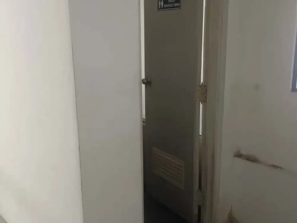 DI SEWA KAN RUKO KEBON JERUK PINGGIR JALAN