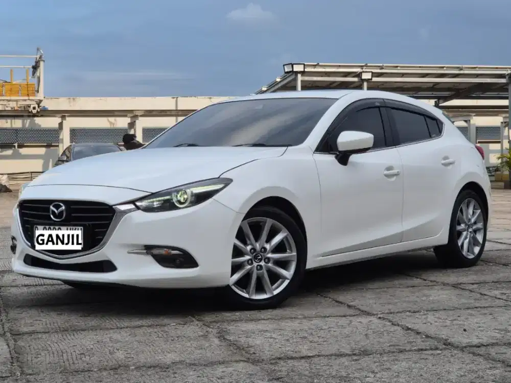 (Km 50rb) Mazda 3 Hatchback AT 2018 Tgn1 Grezz Bisa DP Minim