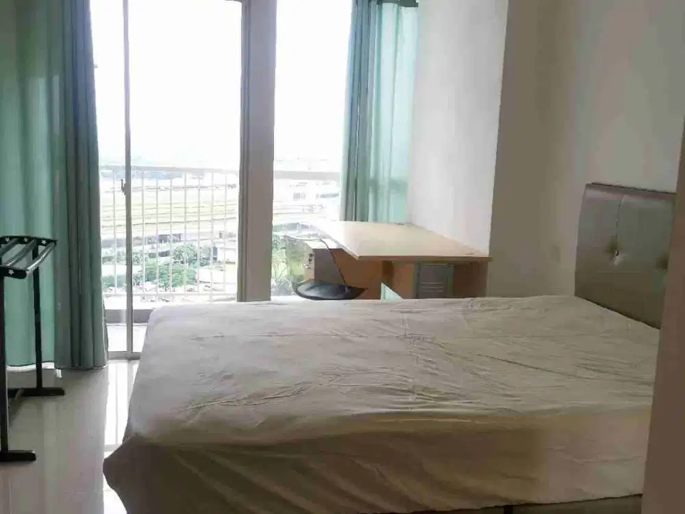 Disewakan Cepat unit studio lantai 8dan15 full furnished harga rendah