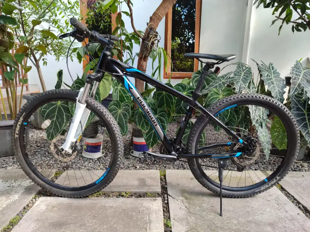 Sepeda mtb polygon xtrada 3 BEKAS size S ring 27.5 frame lengkung