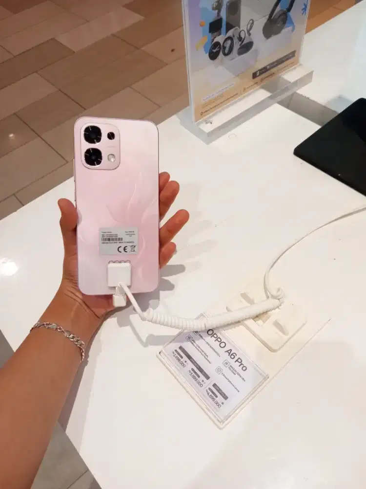 Oppo A6pro 8 - 128gb