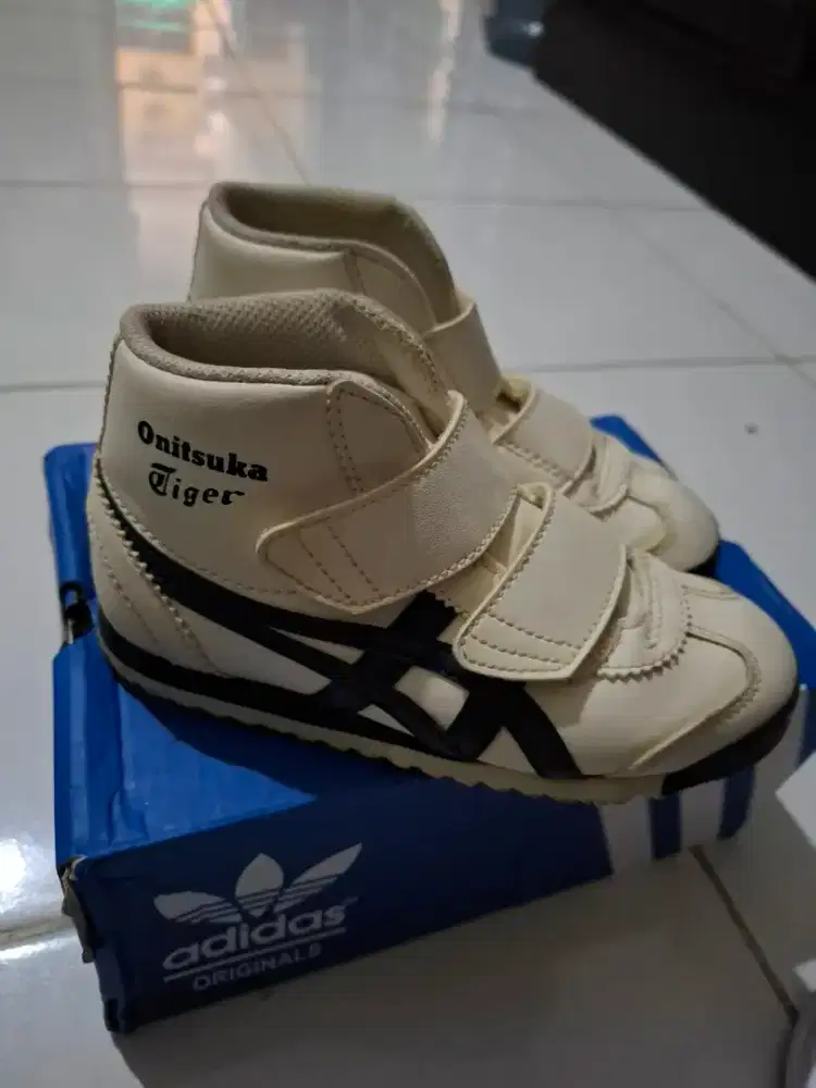 Dijual sepatu anak paket combo