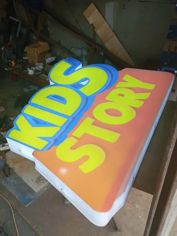 Jasa pembuatan neon box akrilic dan stainles