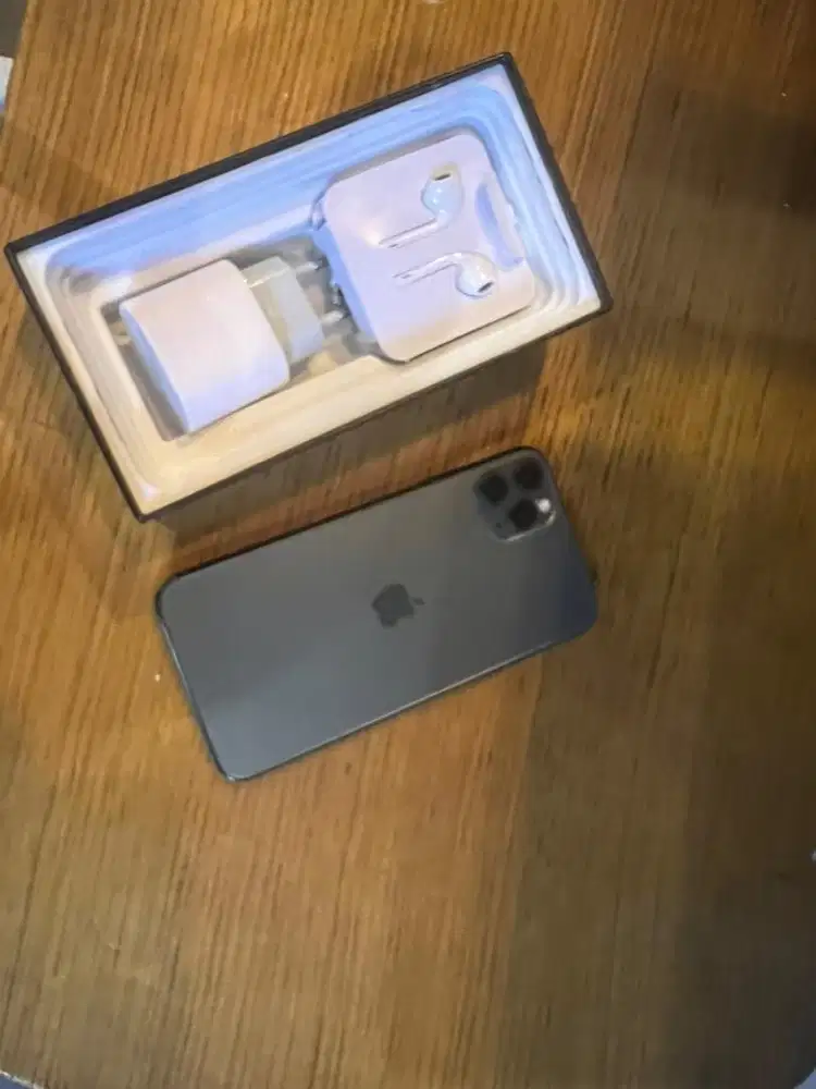 iphone 11 pro max 256gb ya beda baru