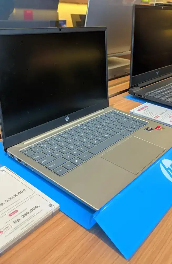 HP 14-EM0730|31AU AMD RYZEN 7 7730U