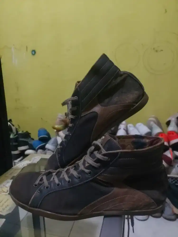 Sepatu kulit bunker size 43