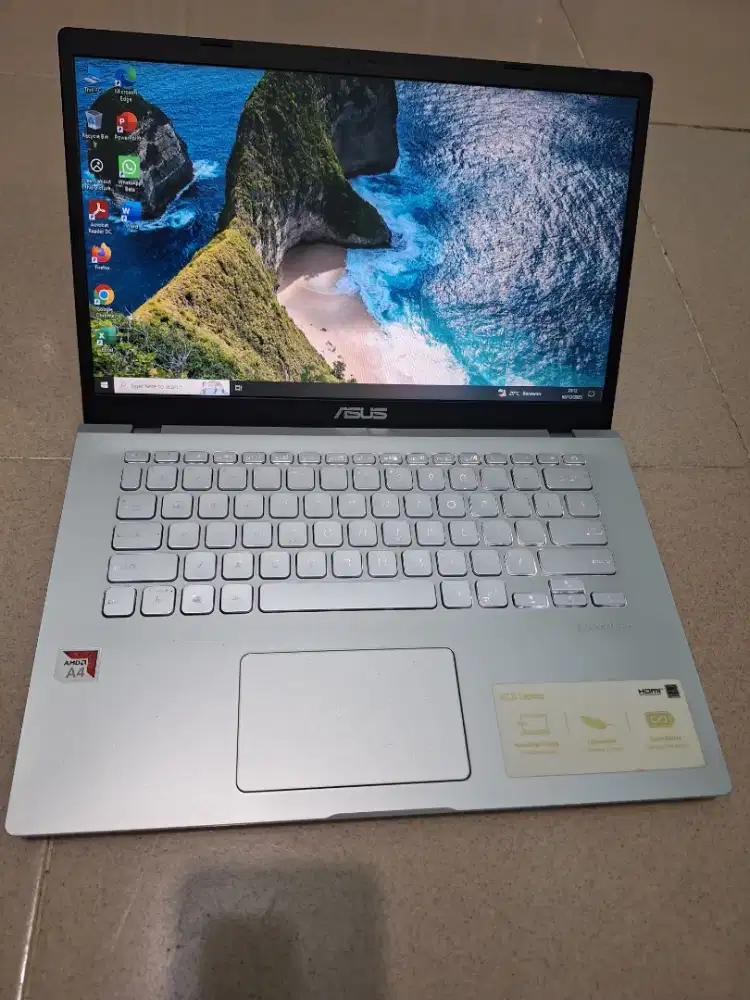 Bismillah dijual laptop asus vivobook slim A4 ram 8gb mulus siap pakai