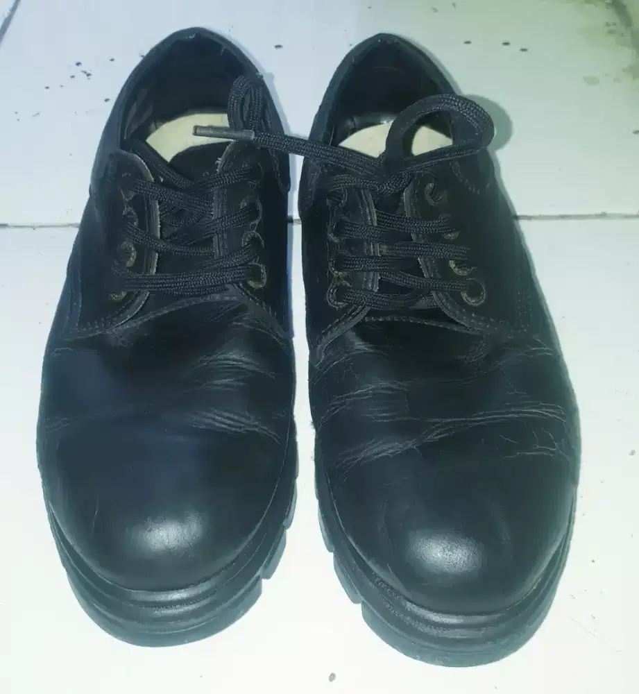 Sepatu kulit pria/wanita