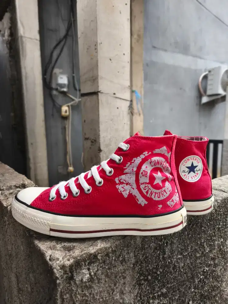 Sepatu Converse vintage Century red hi newbalance Adidas puma vans