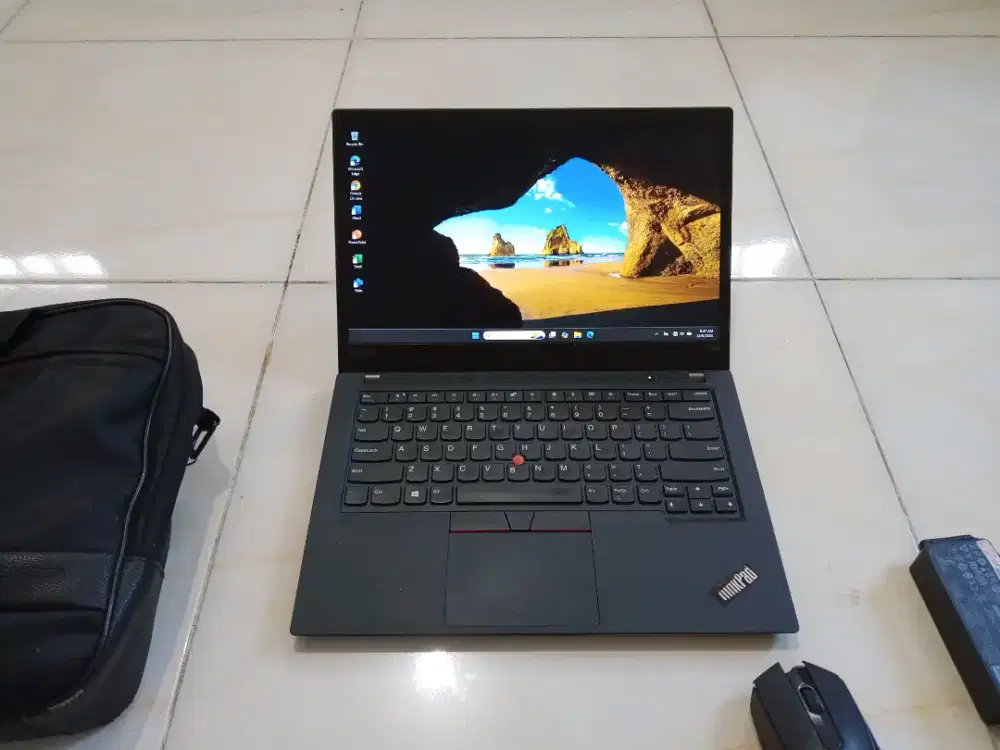 Laptop lenovo thinkpad T490 i5 ssd 128 ram 8 ngebut