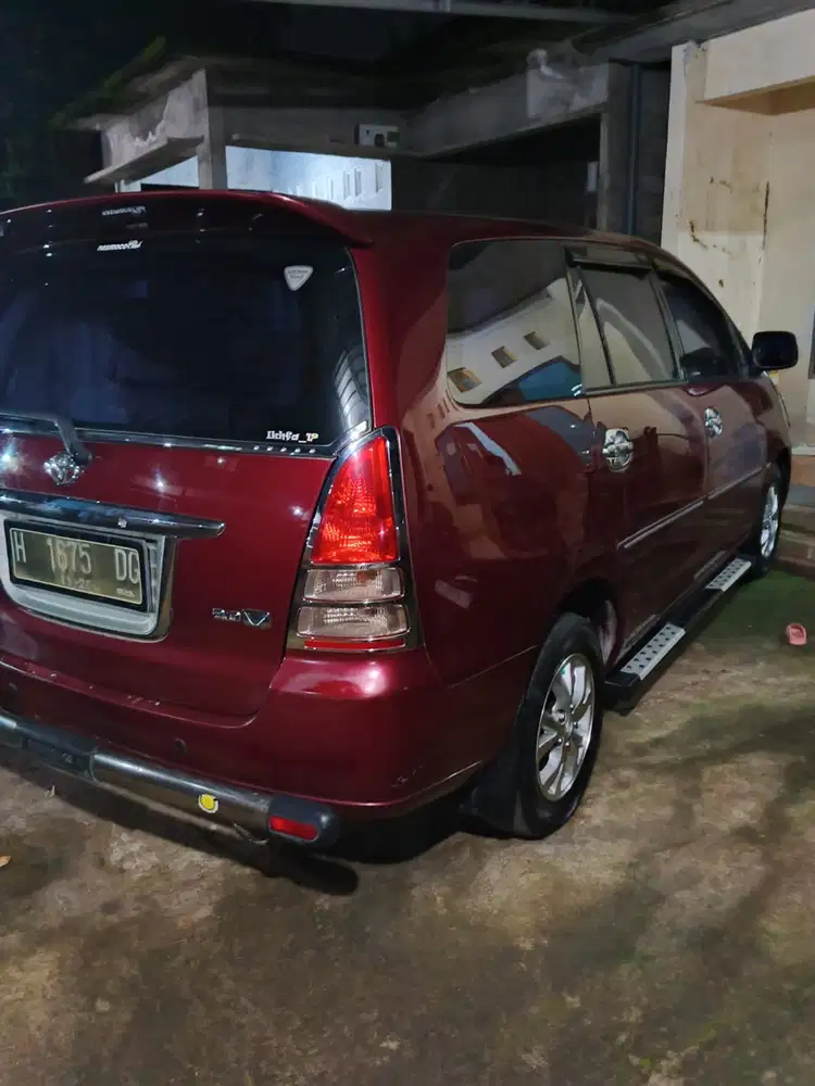 Toyota Kijang Innova 2005 Bensin