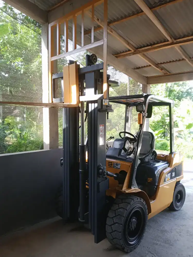 Forklift Threelift Caterpillar 2020 mast 4,7 meter