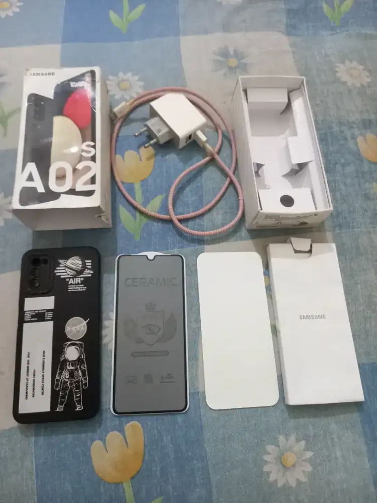 Samsung A02s dan kelengkapan