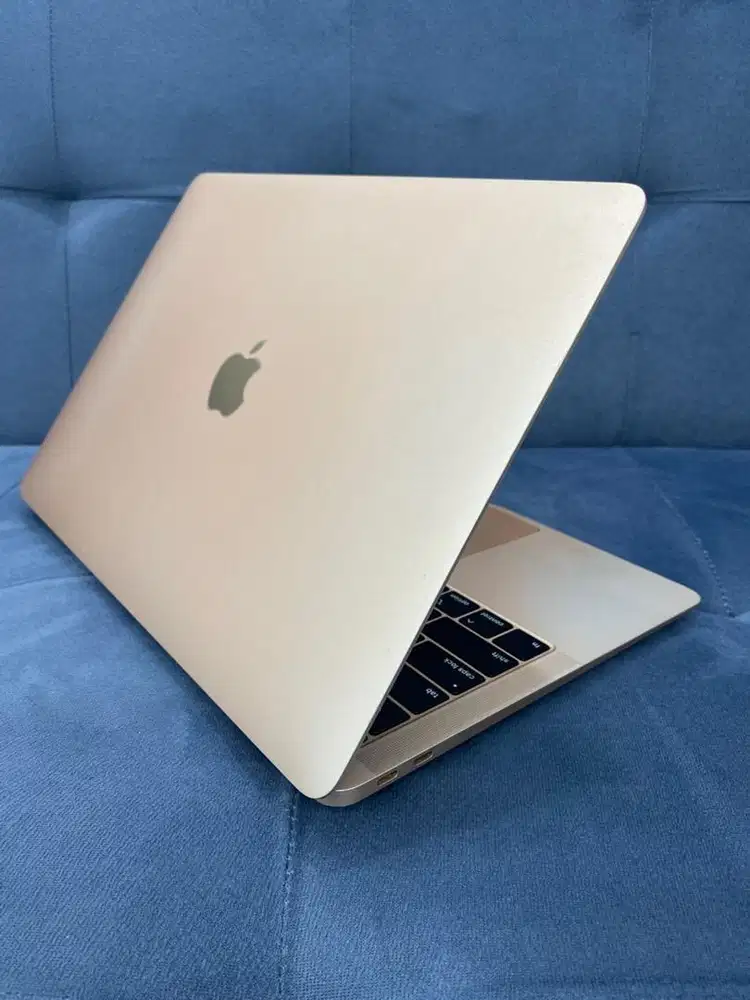 MacBook Air 2019 13-inch , Rose Gold , 8/256GB