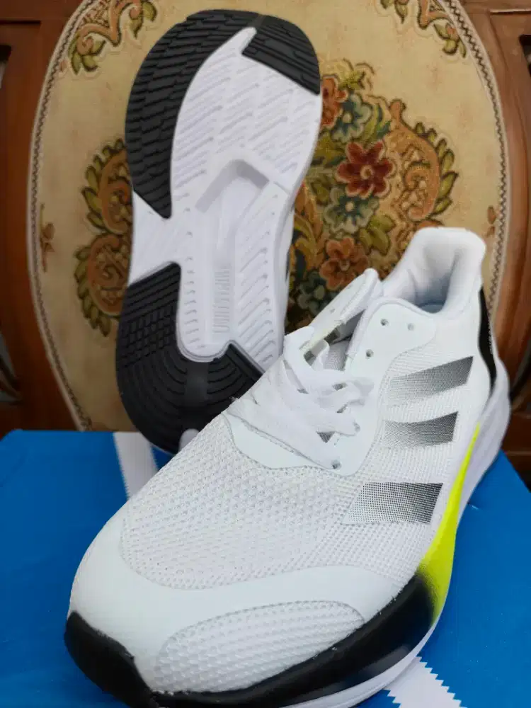 Sepatu Adizero Joging