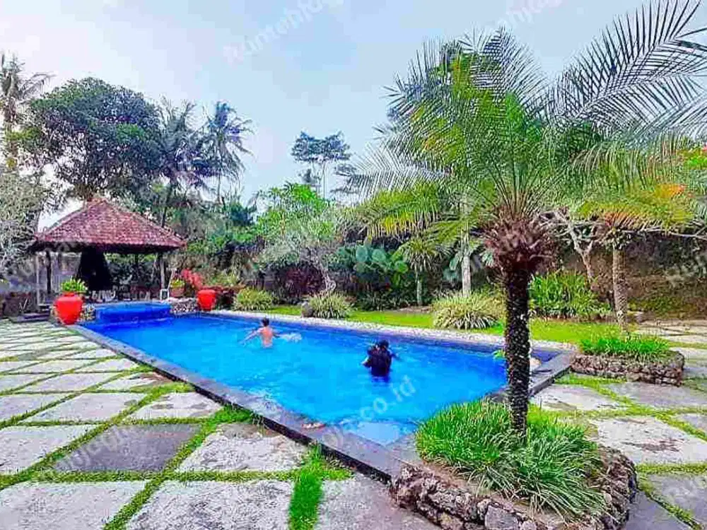 rumah mewah dengan kolam renang jalan Kaliurang KM 16